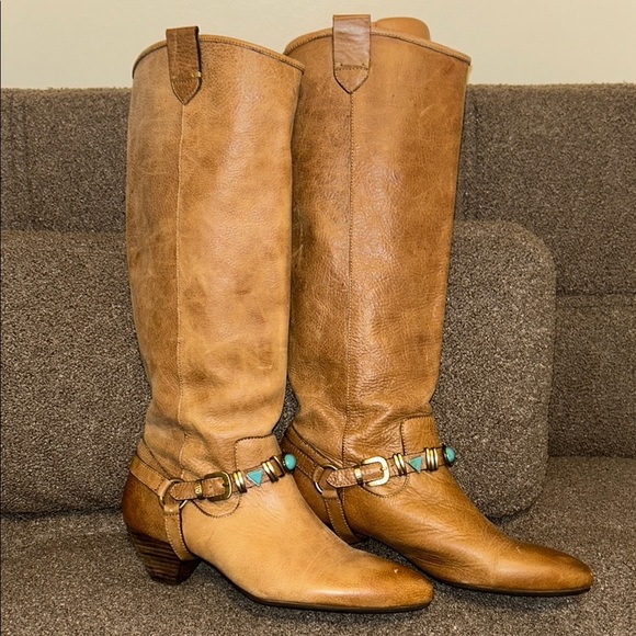 Gorgeous Nicole Audacious Camel Color Leather Boots Size 8.5 - Picture 1 of 16